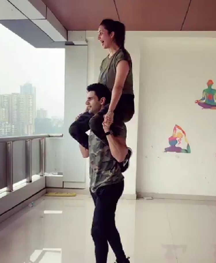 Bollywood Tadka, दिव्यांका त्रिपाठी इमेज, दिव्यांका त्रिपाठी फोटो, दिव्यांका त्रिपाठी पिक्चर, विवेक दहिया इमेज, विवेक दहिया फोटो, विवेक दहिया पिक्चर