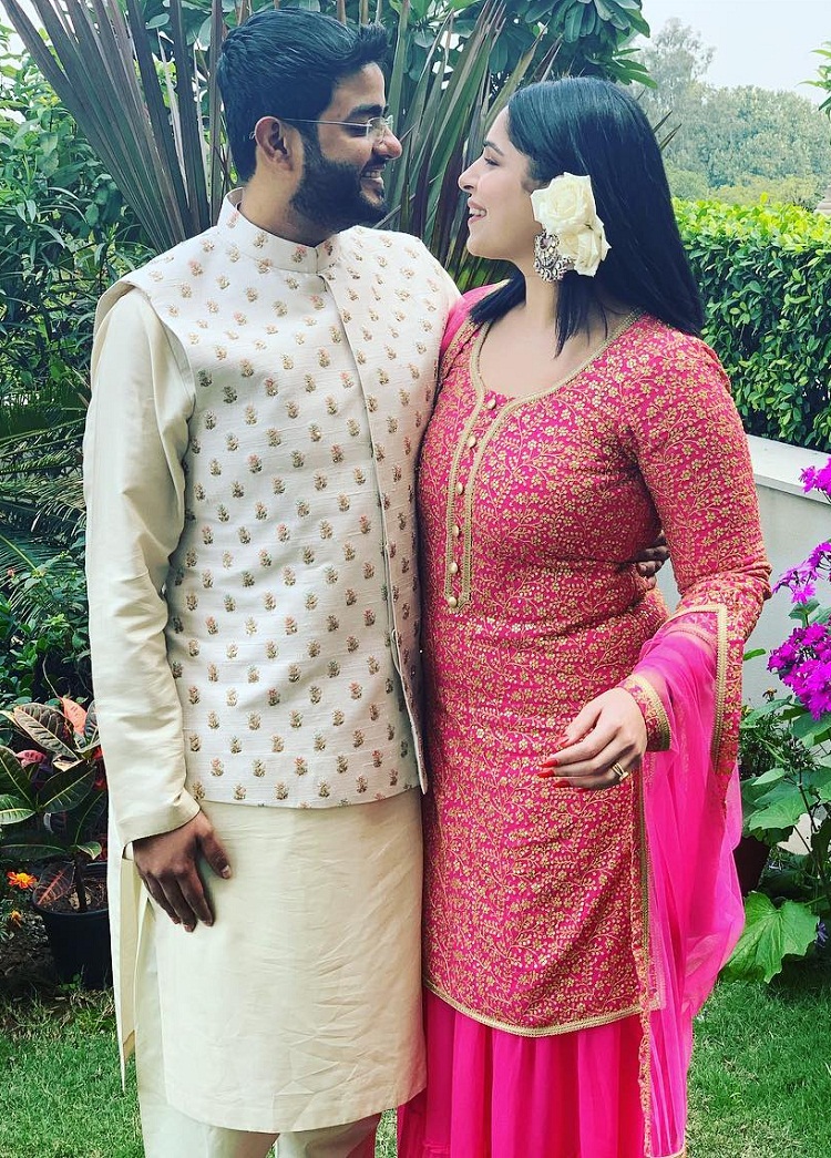 Bollywood Tadka, प्रियंका चोपड़ा इमेज, प्रियंका चोपड़ा फोटो, प्रियंका चोपड़ा पिक्चर, नीलम उपाध्याय इमेज, नीलम उपाध्याय फोटो, नीलम उपाध्याय पिक्चर, सिद्धार्थ चोपड़ा इमेज, सिद्धार्थ चोपड़ा फोटो, सिद्धार्थ चोपड़ा पिक्चर