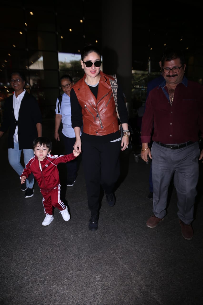 Bollywood Tadka, करीना कपूर खान इमेज, तैमूर अली खान इमेज, पेरिस इमेज, वैकेशन इमेज, एयरपोर्ट इमेज, मुंबई इमेज, सैफ अली खान इमेज, लेटेस्ट इमेज, क्यू अंदाज इमेज, शरारतें इमेज