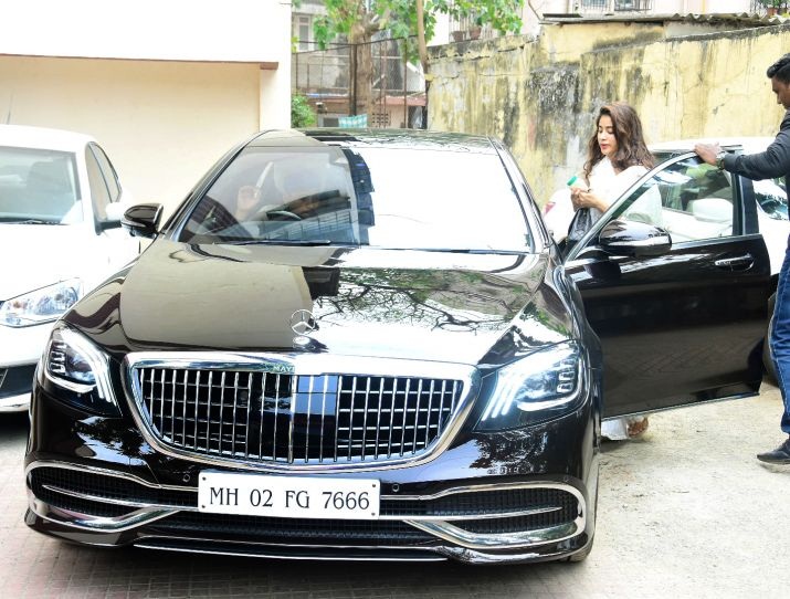 PunjabKesari, Jahnvi Kapoor New Car