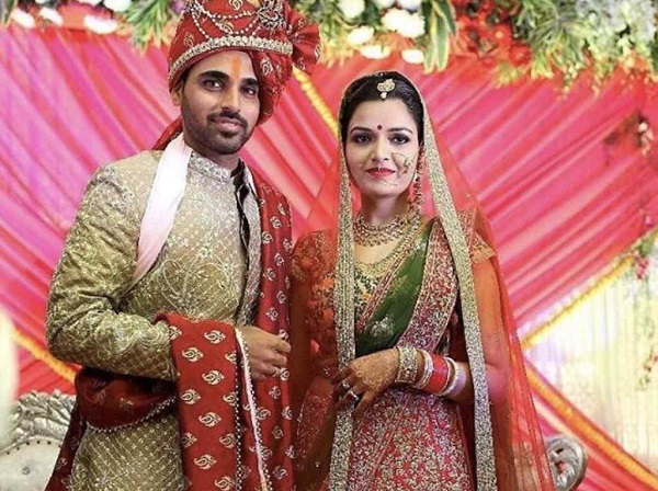 Bhuvneshwar Kumar and Nupur Nagar, इन भारतीय क्रिकेटरों की पत्नियों का है पहला करवाचाैथ