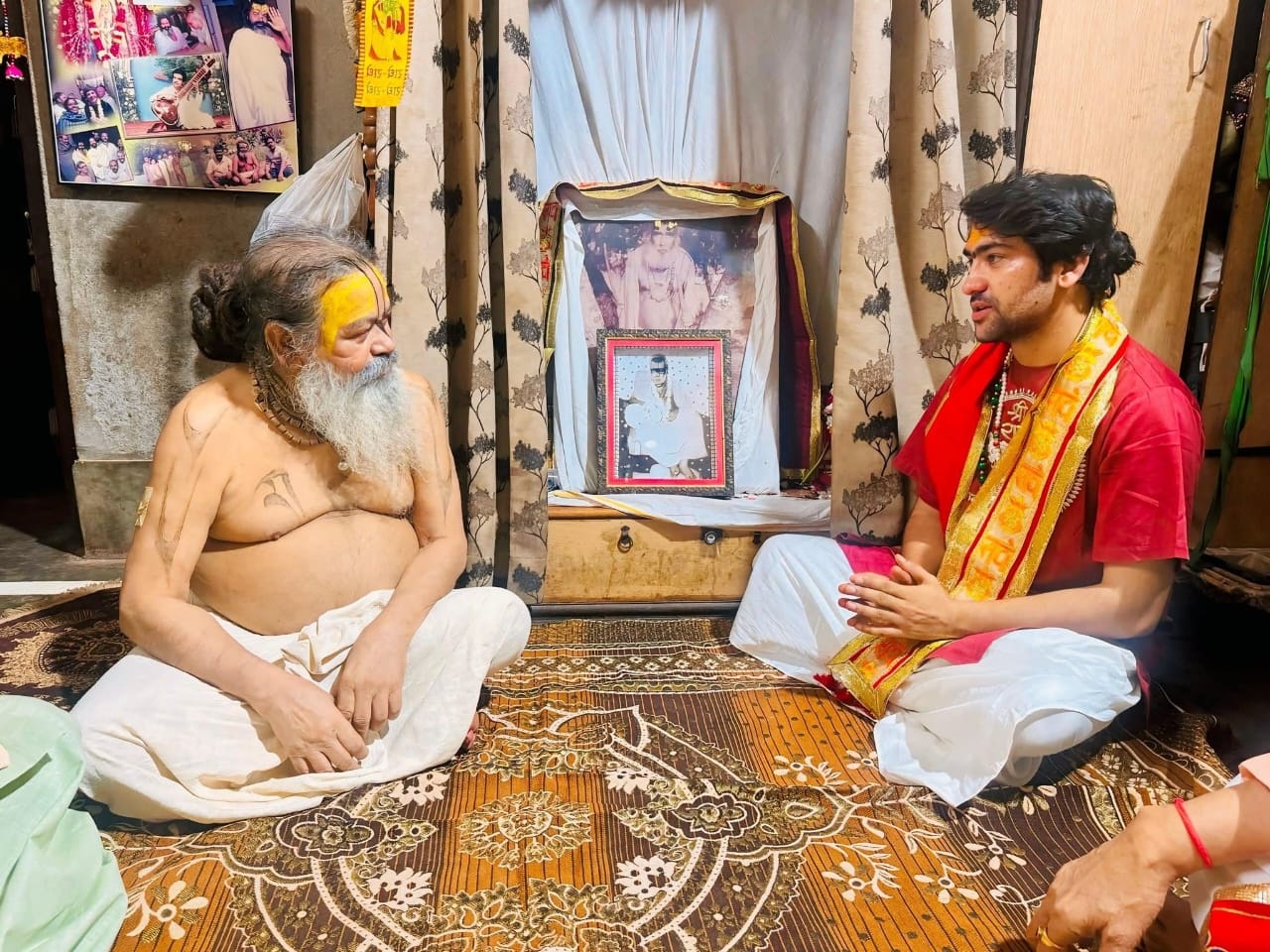PunjabKesari, Agra, BageshwarDham, DhirendraShastri, SanatanDharma, ConvertedMuslims, ReligiousControversy, UttarPradesh, HinduMuslimDebate, Vrindavan, MPNews,
