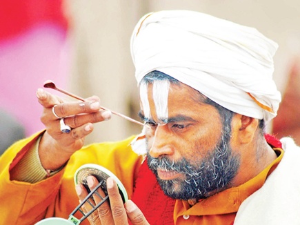 PunjabKesari, Tilak, Tilak on forehead, तिलक, माथे पर तिलक