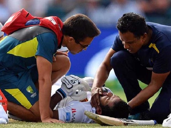 sri-lankan-batsman-dimuth-karunaratne-injured-in-pat-s-bouncer