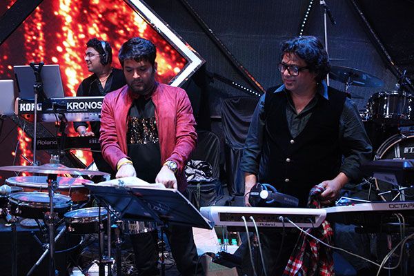 Bollywood Tadka,कपिल शर्मा image, नेहा कक्कड़ image, विशाल डडलानी image ,जावेद अली image,मनीष पाॅल image,