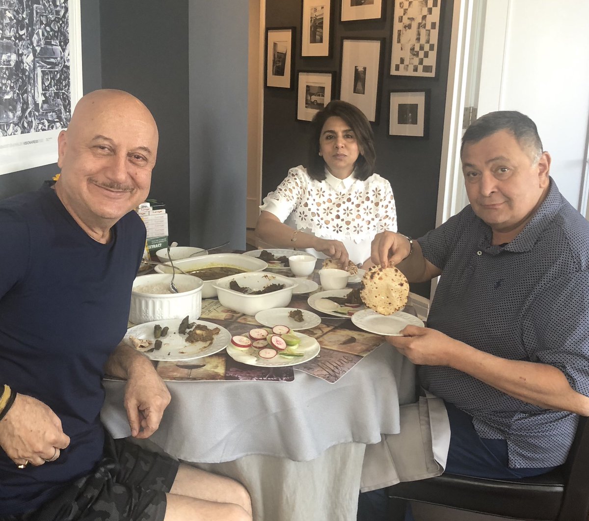 Bollywood Tadka, ऋषि कपूर इमेज, ऋषि कपूर फोटो, ऋषि कपूर पिक्चर, नीतू सिंह इमेज, नीतू सिंह फोटो, नीतू सिंह पिक्चर, अनुपम खेर इमेज, अनुपम खेर फोटो, अनुपम खेर पिक्चर