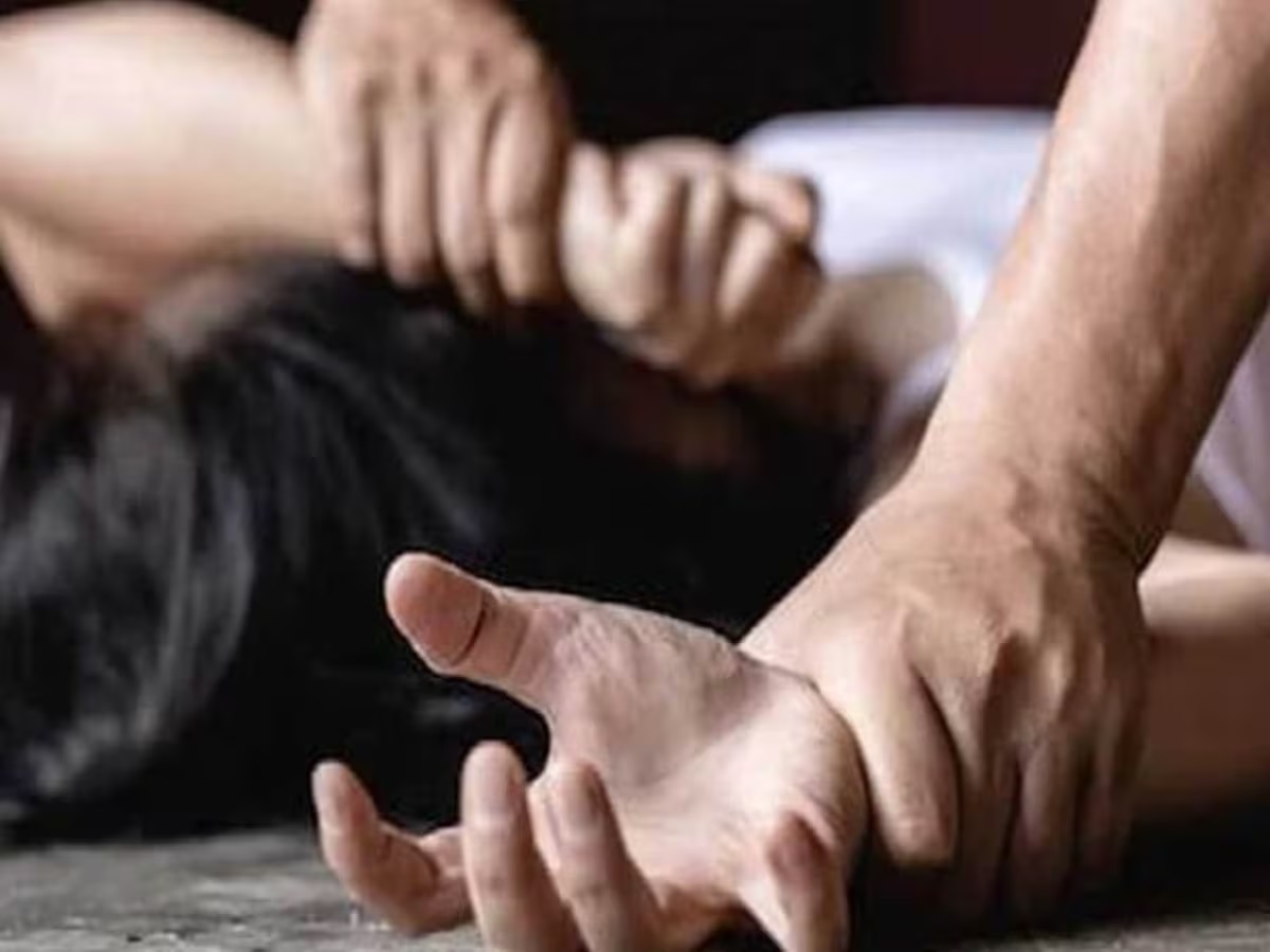 PunjabKesari, Smritinagar crime, Bhilai news, Married woman blackmail, Forced physical relation, Ganesh Rungta accused, Police investigation, Chhattisgarh crime, Women safety issue