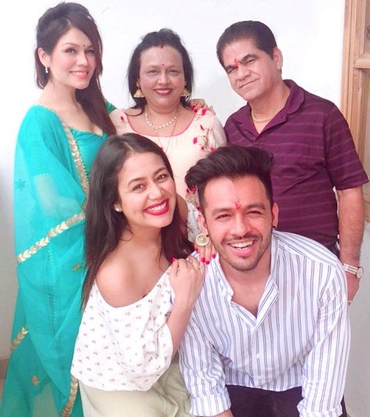 Bollywood Tadka, नेहा कक्कड़ इमेज, नेहा कक्कड़ फोटो, नेहा कक्कड़ पिक्चर