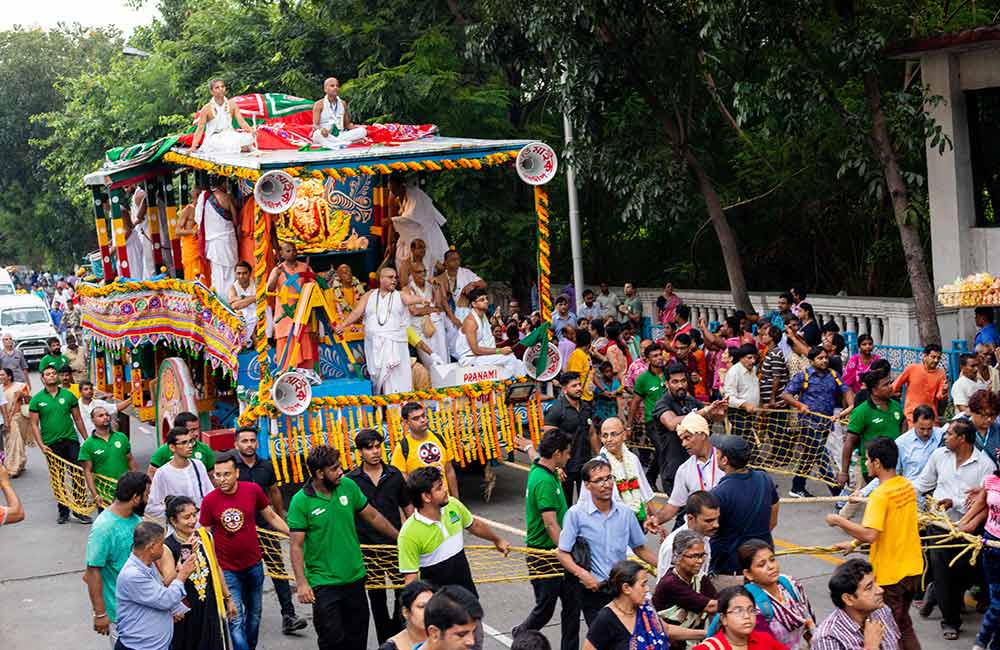 PunjabKesari,Jagannath yatra, Jagannath yatra of ahmedabad, Rath Yatra, Rath Yatra Puri, जगन्नाथ यात्रा, अहमदाबाद, पुरी जगन्नाथ रथयात्रा, Dharmik Sthal, Religious Place in India, Hindu Teerth Sthal, हिंदू धार्मिक स्थल