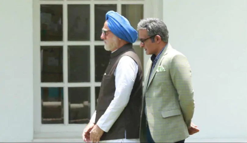 Bollywood Tadka, अनुपम खेर इमेज, ट्विटर वीडियो इमेज, बुर्जुग महिला इमेज, द एक्सिडेंटल प्राइम मिनिस्टर इमेज