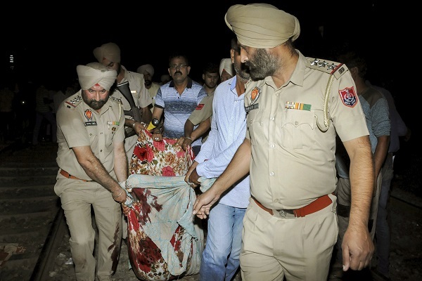 Shahid Afridi à¤à¤®à¥à¤¤à¤¸à¤° à¤à¥à¤°à¥à¤¨ à¤¹à¤¾à¤¦à¤¸à¥ à¤¸à¥ à¤ªà¤¾à¤à¤¿à¤¸à¥à¤¤à¤¾à¤¨ à¤­à¥ à¤¹à¥ à¤¦à¥à¤à¥, à¤à¥à¤°à¤¿à¤à¥à¤à¤° à¤à¤«à¤°à¥à¤¦à¥ à¤¨à¥ à¤à¥à¤µà¥à¤ à¤à¤° à¤à¤¤à¤¾à¤¯à¤¾ à¤¶à¥à¤