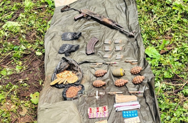 PunjabKesari, Weapons and arms recovery from terrorist hideout in Poonch