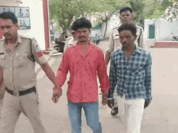 PunjabKesari, Madhya Pradesh News, MP Crime News, MP Accidents 2025, Coldrif Syrup Case, Delhi Mumbai Expressway Accident, BJP Leader Controversy, Honeymoon Murder Case, Indore Businessman Murder, Khandwa Gangrape Case, Mandsaur Accident, 19 Minuts 34 Second