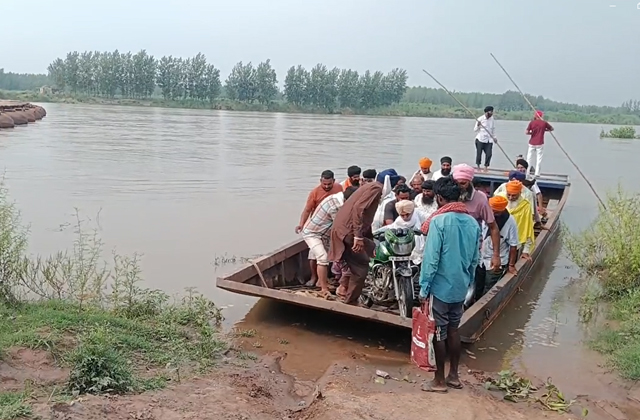 PunjabKesari, 7 villages of Gurdaspur cut off during monsoon