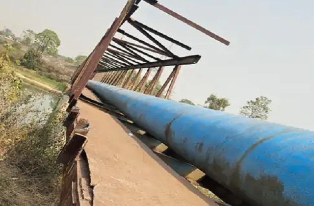 PunjabKesari, Korba bridge theft, Iron bridge stolen, Korba police action, Gas cutter bridge theft, Public property theft, Chhattisgarh crime news, Scrap mafia 