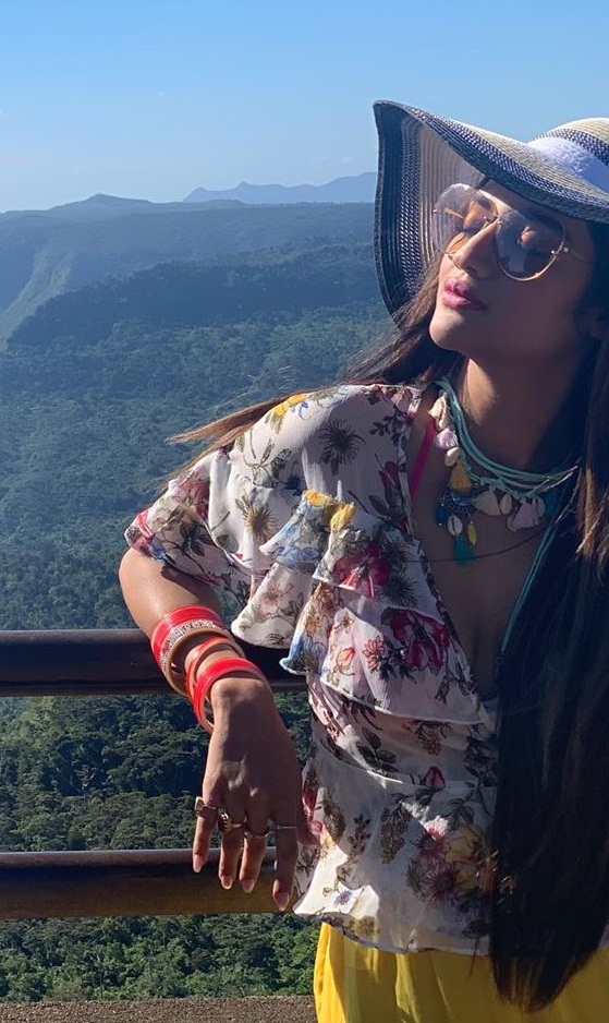 Bollywood Tadka, नुसरत जहां इमेज, नुसरत जहां फोटो, नुसरत जहां पिक्चर