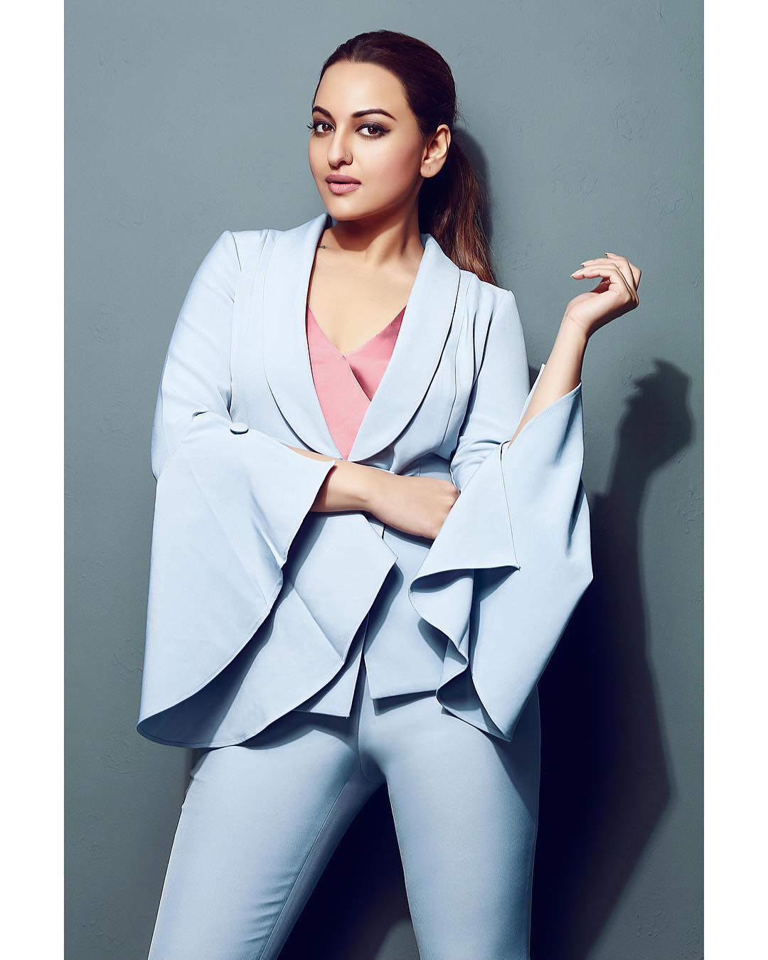 Bollywood Tadka, sonakshi sinha images, sonakshi sinha photo, sonakshi picture, सोनाक्षी सिन्हा इमेज, सोनाक्षी सिन्हा फोटो  