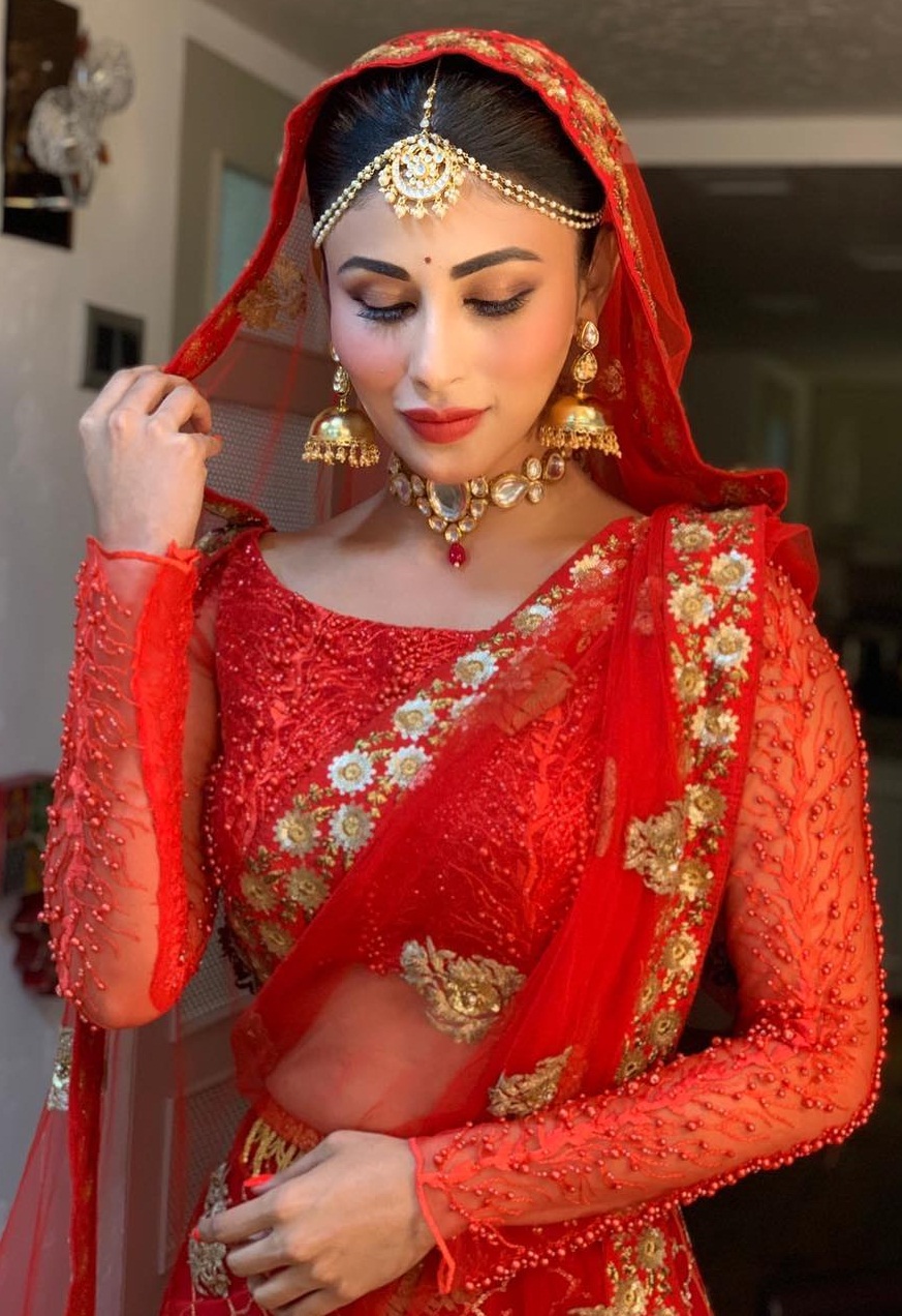 Bollywood Tadka, मौनी रॉय इमेज, मौनी रॉय फोटो, मौनी रॉय पिक्चर, Mouni Roy Image