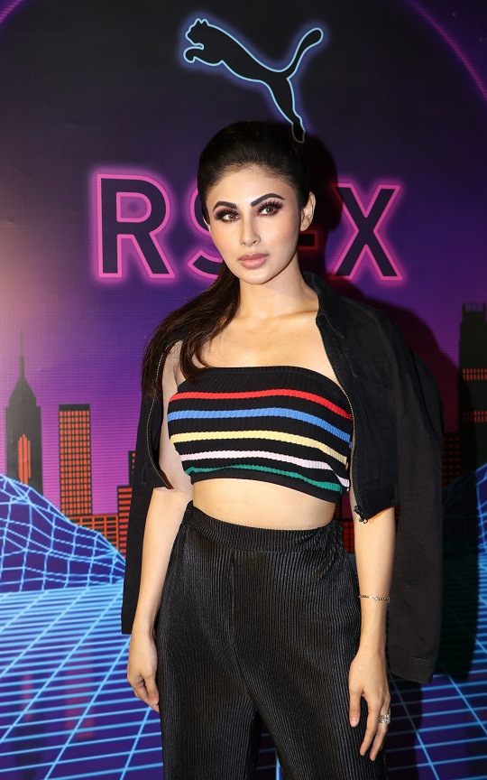 Bollywood Tadka, मौनी रॉय इमेज, मौनी रॉय फोटो, मौनी रॉय पिक्चर