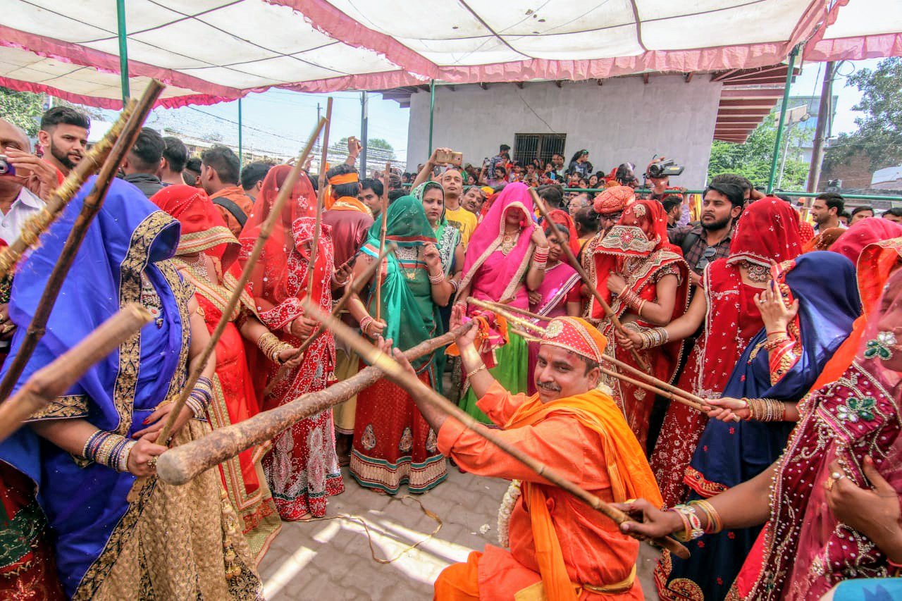 PunjabKesari, Chhadimar holi, mathura gokul, Chhadimar holi mathura gokul, Holi 2022, Braj Holi 2022, Holi 2022 in India, Hindu Festival, Hindu Festival Celebration, Dharm, Punjab Kesari