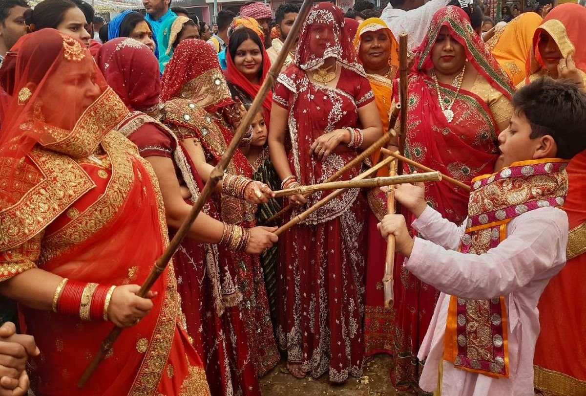 PunjabKesari, Chhadimar holi, mathura gokul, Chhadimar holi mathura gokul, Holi 2022, Braj Holi 2022, Holi 2022 in India, Hindu Festival, Hindu Festival Celebration, Dharm, Punjab Kesari