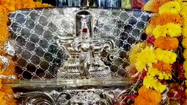 PunjabKesari kashi vishwanath, kashi vishwanath mandir, kashi vishwanath temple, kashi vishwanath mandir varanasi, kashi vishwanath mandir news, kashi vishwanath mandir darshan, kashi vishwanath mandir shivling, kashi vishwanath mandir updates, kashi vishwanath mandir mein chandi ka palang