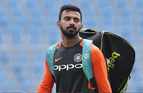 Dinesh Karthik Shoud be team india third opener in CWC : Gavaskar