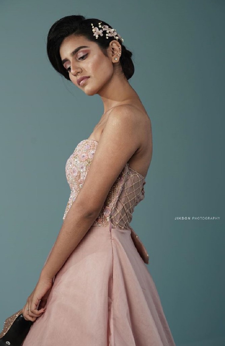 Bollywood Tadka,priya prakash varrier image, priya prakash varrier photo, priya prakash varrier pictures,