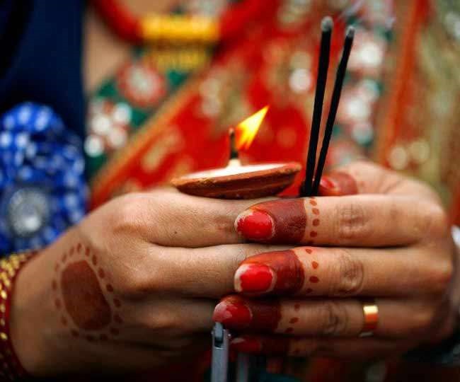 PunjabKesari Divine Signs During Puja