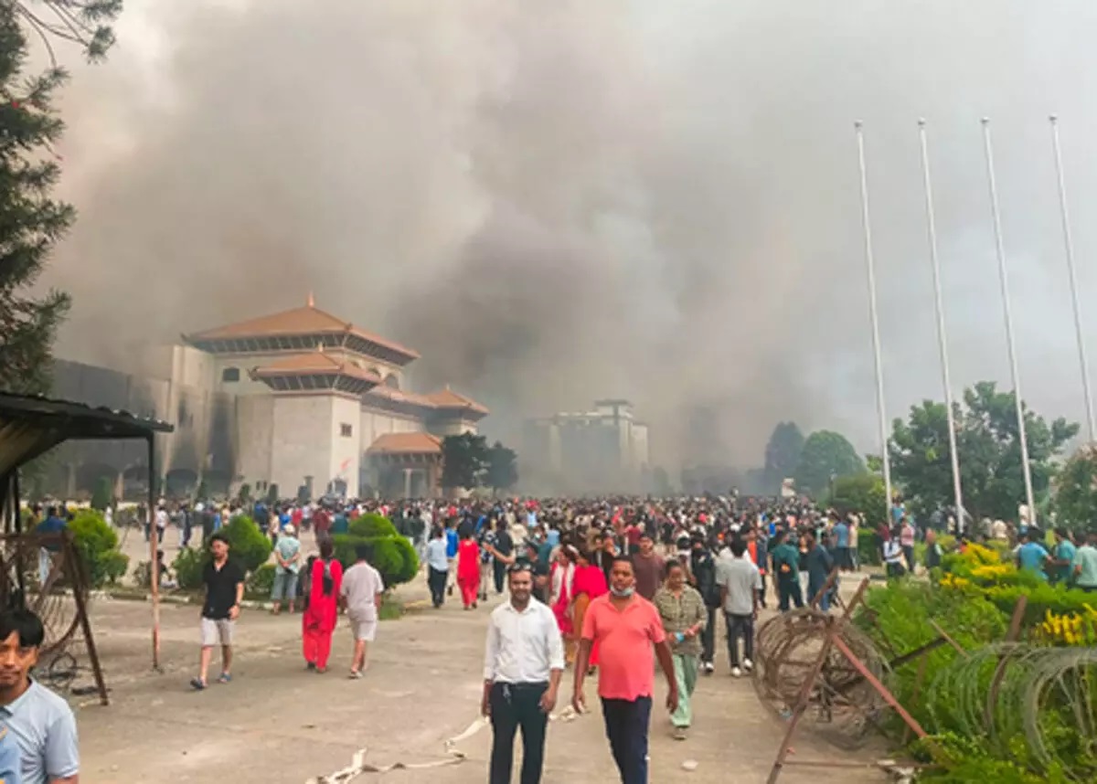 PunjabKesari, Chhatarpur, Nepal Violence, Kathmandu, Indian Traders, Safe Return, Border Entry, India, Homecoming, Security, Travel, Relief, Administration, India-Nepal Border, News, Traders Safety 