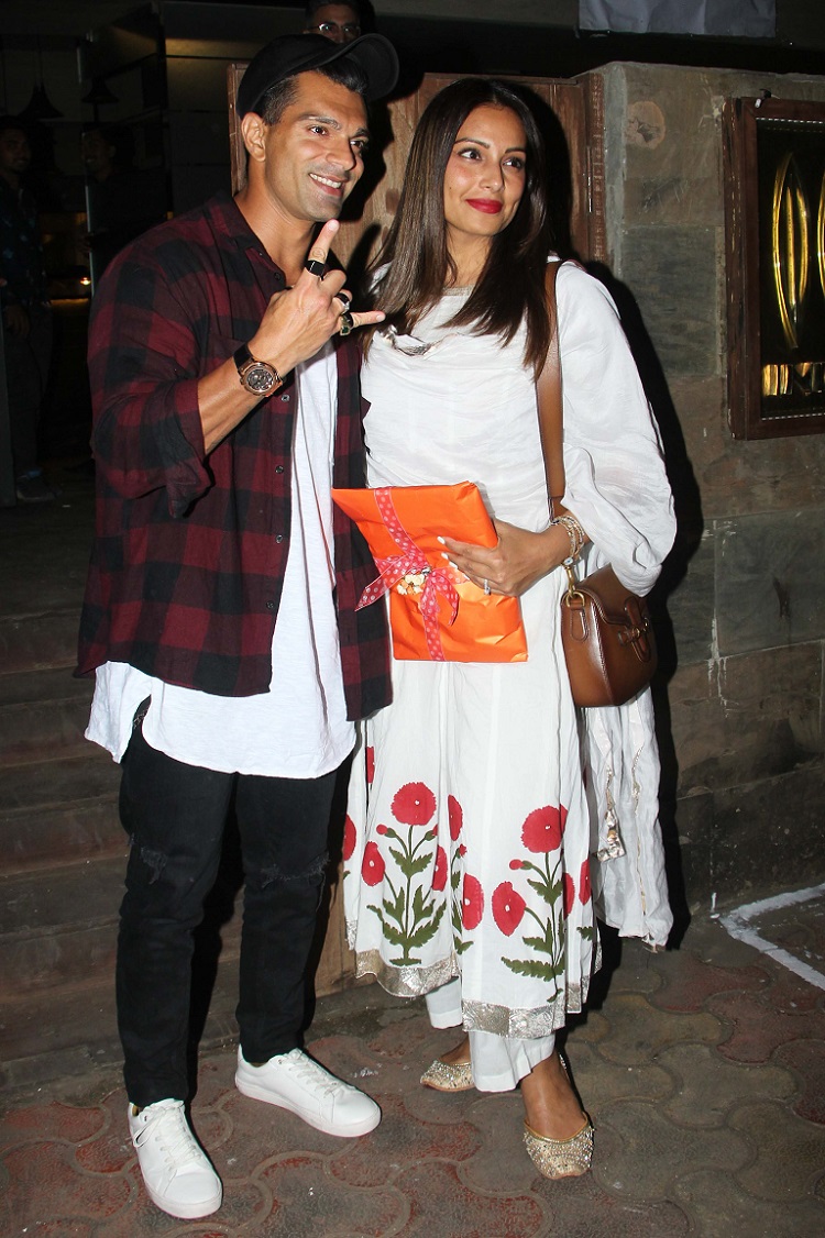 Bollywood Tadka,bipasha basu images, bipasha basu photo, bipasha basu picture, karan singh grover image, karan singh grover photo, karan singh grover picture,