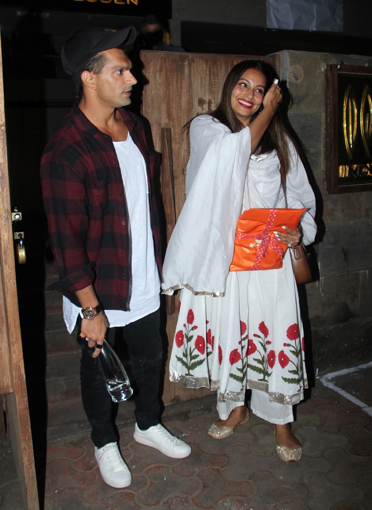 PunjabKesari,bipasha basu images, bipasha basu photo, bipasha basu picture, karan singh grover image, karan singh grover photo, karan singh grover picture, 