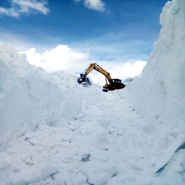 PunjabKesari, Rohtang Pass Image