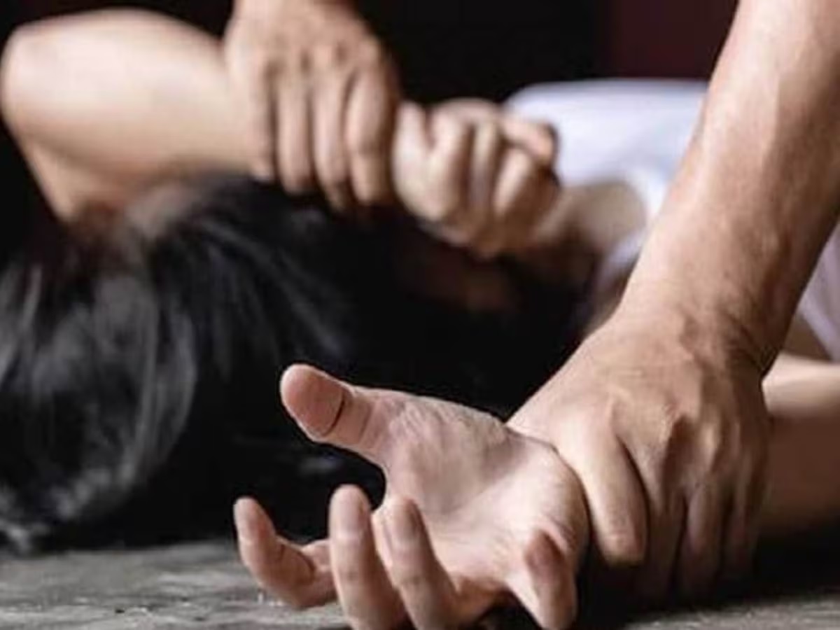 PunjabKesari, social media crime, Bhopal news, online fraud, social media friendship, cheating case, rape case, marriage trap, Misrod police station, police investigation, Madhya Pradesh crime news