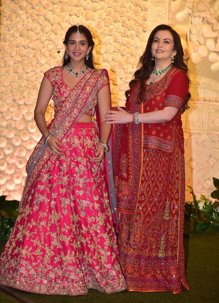 Bollywood Tadka,राधिका मर्चेंट इमेज, राधिका मर्चेंट फोटो, राधिका मर्चेंट पिक्चर, नीता अंबानी इमेज,नीता अंबानी फोटो,नीता अंबानी पिक्चर