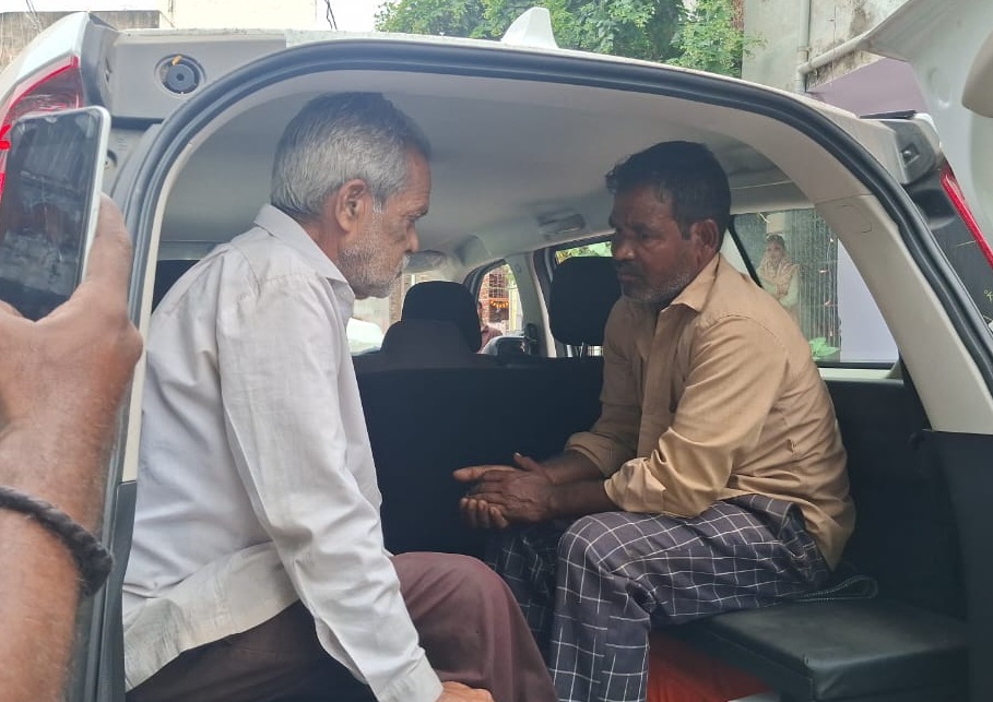 PunjabKesari, sex racket, Jabalpur news, Madhya Pradesh crime, police raid, prostitution case, rented house scandal, Gohalpur police, woman arrested, sex trade in MP, local protest, Indian crime news, breaking news Jabalpur