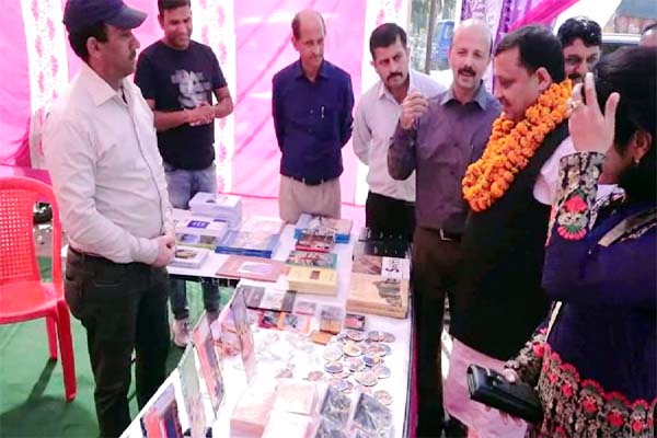 PunjabKesari, Arts and Crafts Fair Image