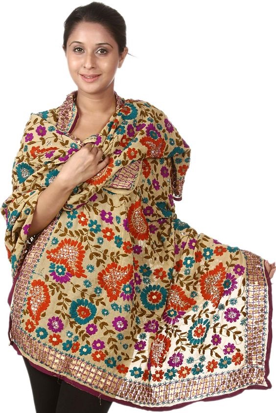 PunjabKesari, सिंपल सूट इमेज,फुलकारी दुपट्टा इमेज, Phulkari image