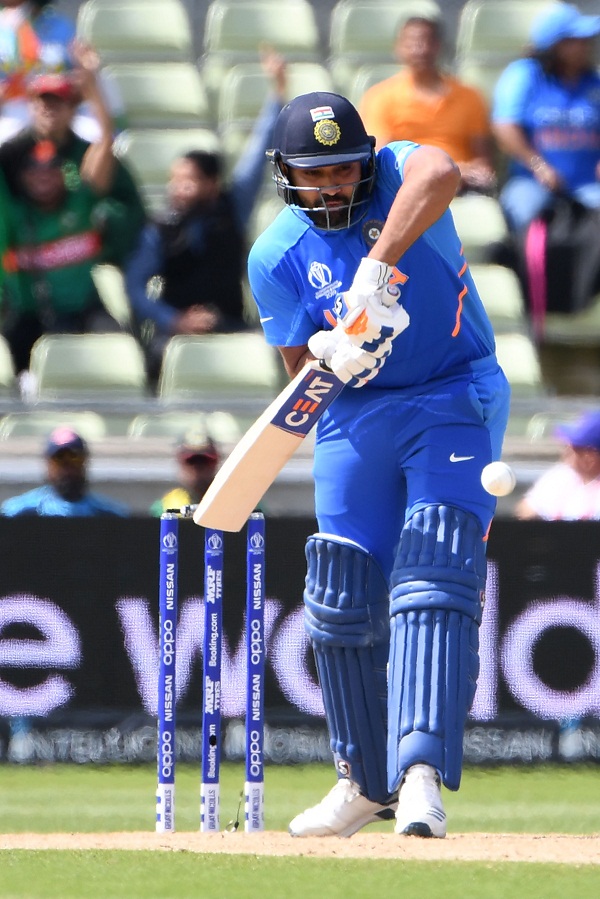 Rohit sharma equal kumar sangakkara 4 hundred records in on CWC