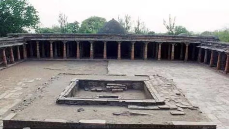 PunjabKesari, Bhojshala, Dhar Bhojshala, Raja Bhoj, Khilji Attack, Bhojshala History, Ancient Education Centre, Indian Heritage, Temple Mosque Dispute, ASI Survey, Bhojshala Case, Madhya Pradesh History 