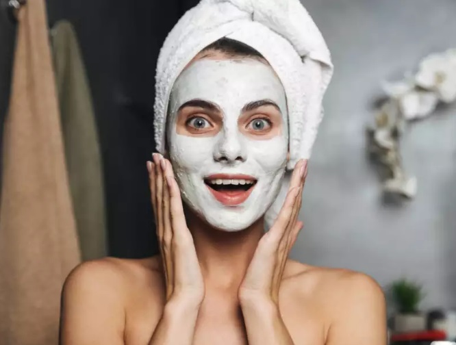 PunjabKesari, Crazy Beauty Trends, Beauty Trends, Year 2018, Beauty Hindi Tips, Glowing Skin Hindi Tips