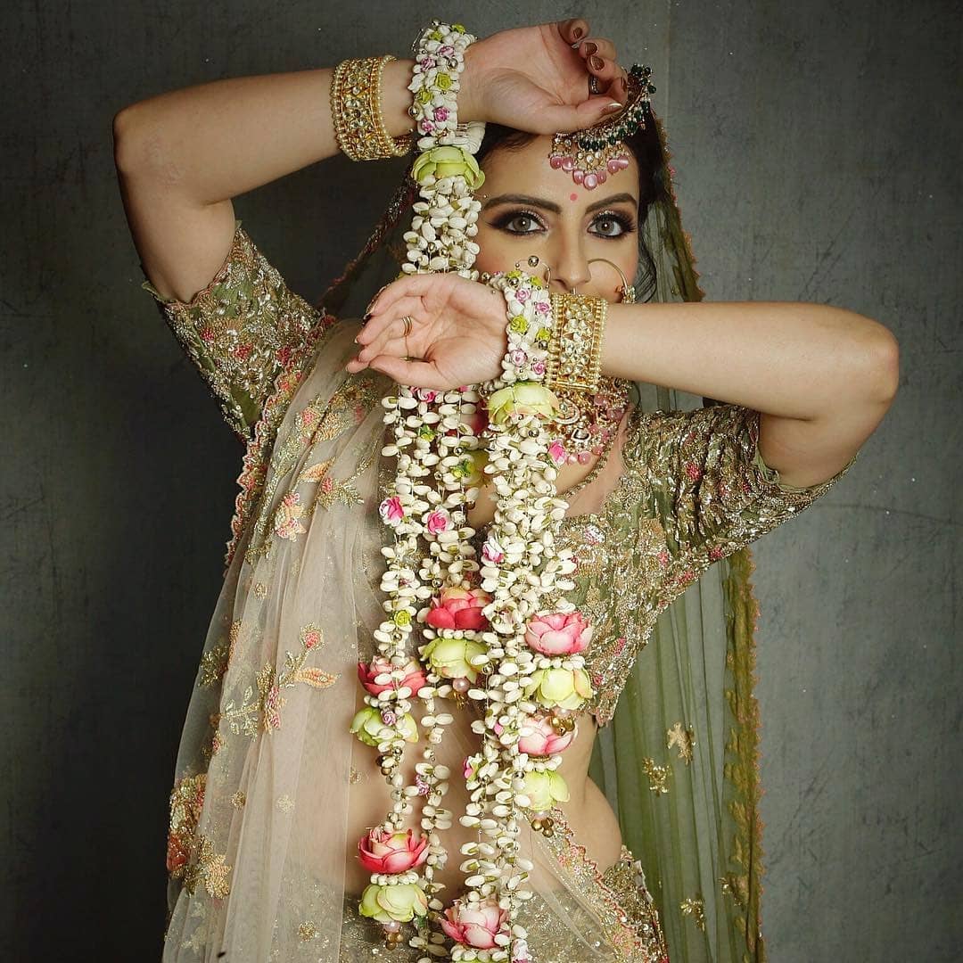 PunjabKesari, floral jewellery image, best floral jewellery image,यूनिक फ्लोरल कलीरे डिज़ाइन इमेज