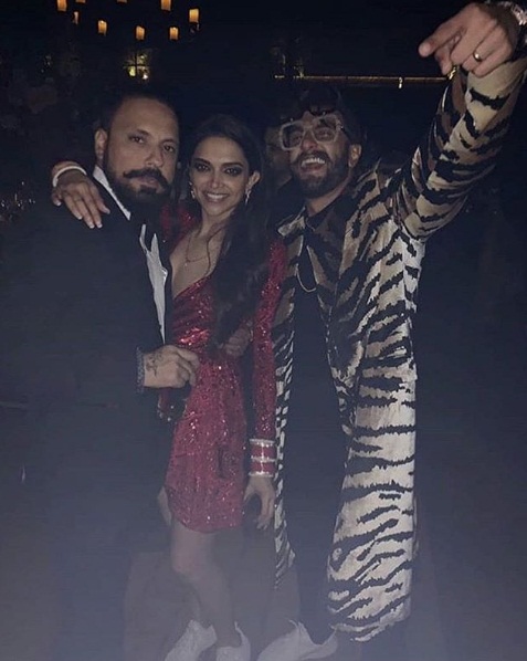 Bollywood Tadka, रणवीर सिंह इमेज , दीपिका पादुकोण इमेज