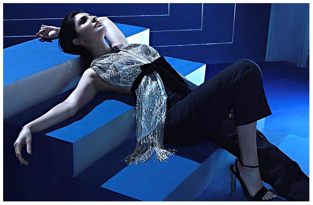 अनुष्का ने मैगजीन के लिए कराया बाेल्ड फोटोशूट 2 PunjabKesari