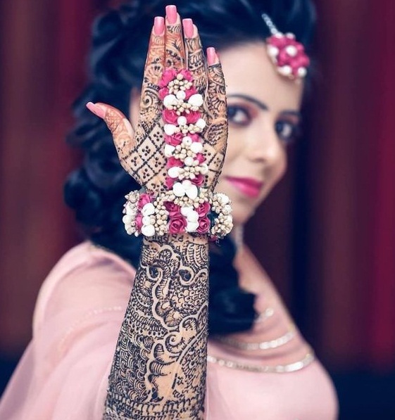 PunjabKesari, Floral design for Hand,फ्लोरल डिजाइन्स फॉर हैंड