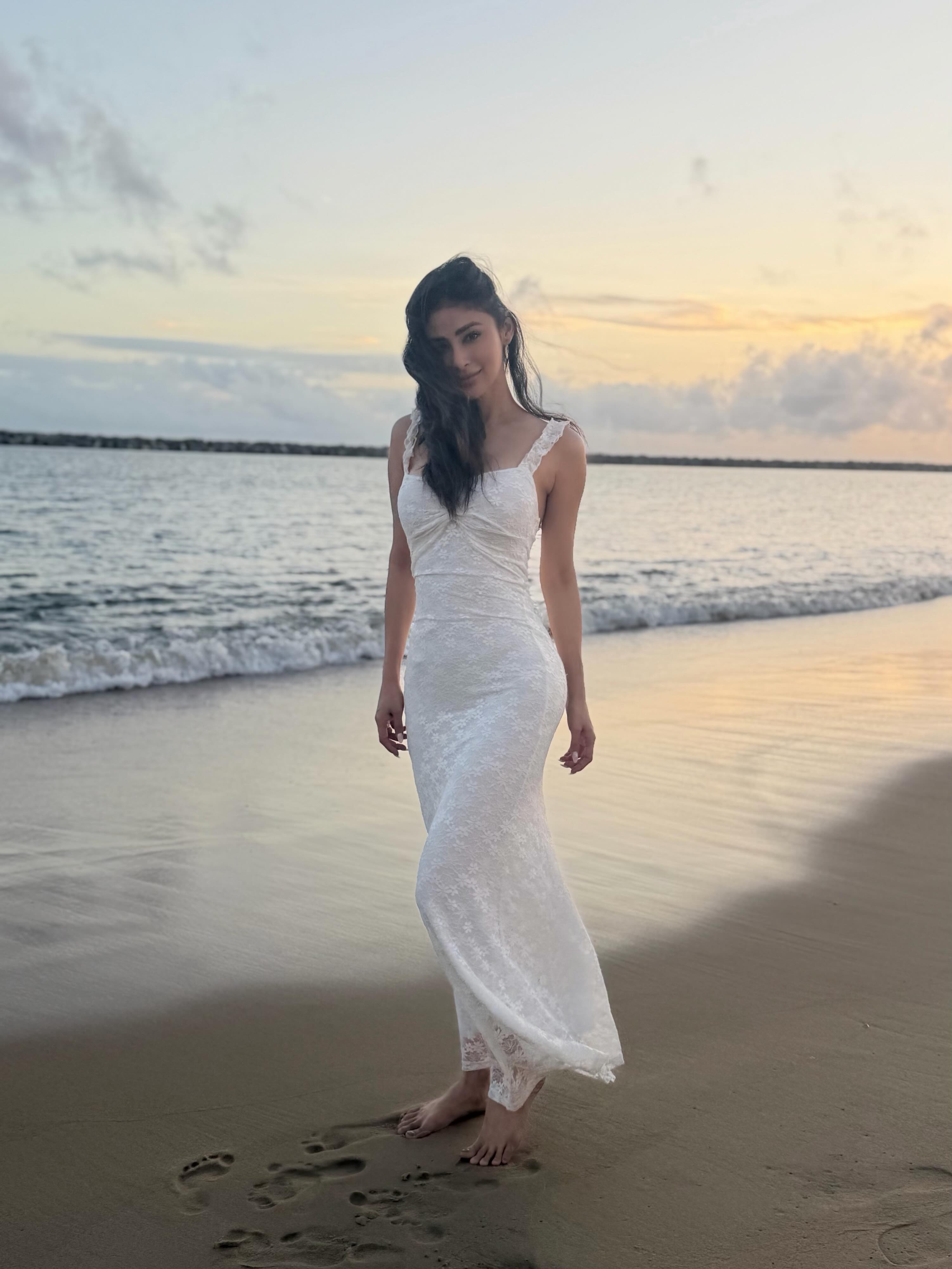 Mouni Roy latest look