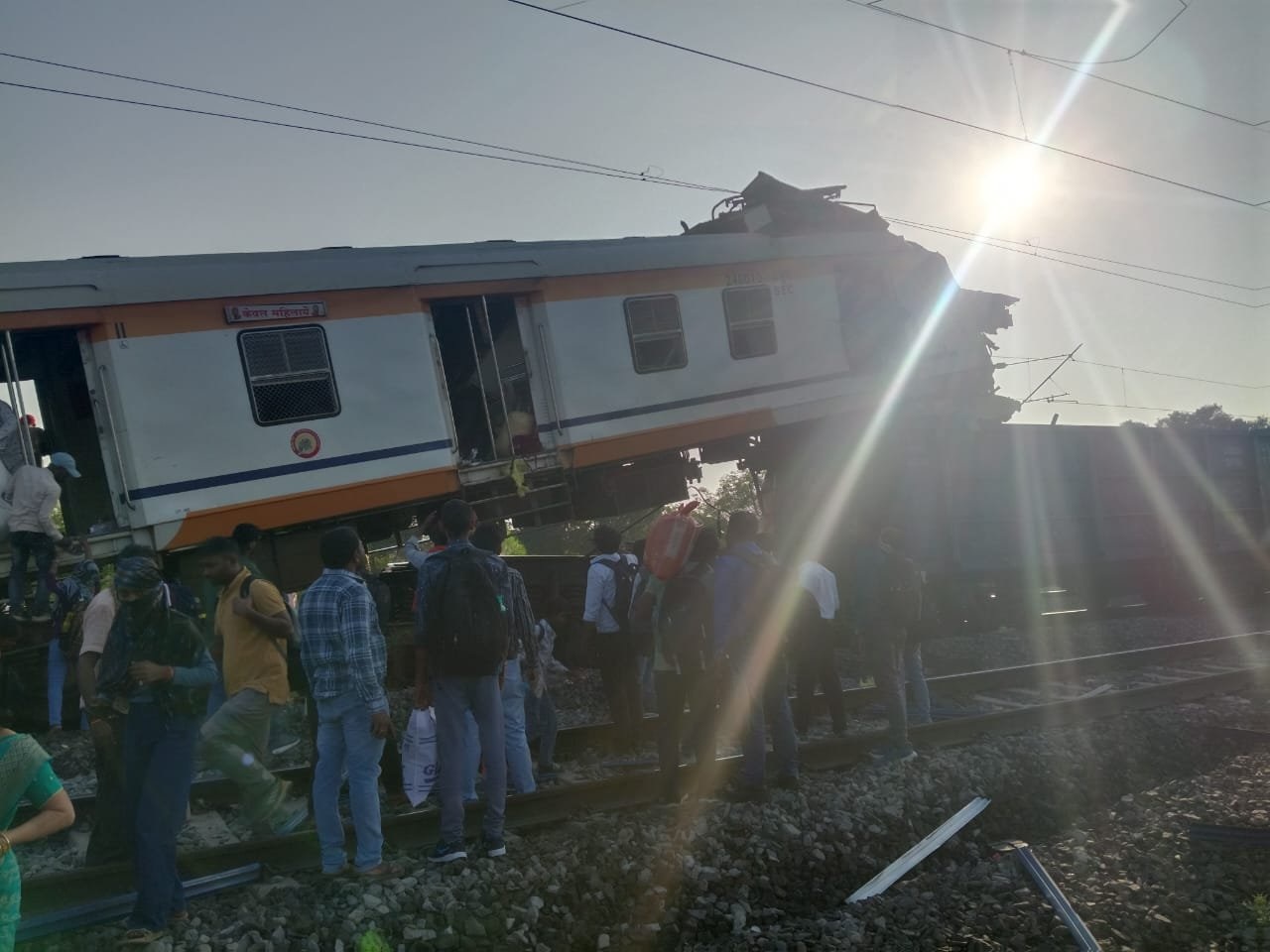 PunjabKesari, Bilaspur Train Accident, Rail Accident, Chhattisgarh News, Train Collision, Korba Passenger, Lal Khadan, Bilaspur Katni Route, Indian Railways, Railway Disaster, Rescue Operation