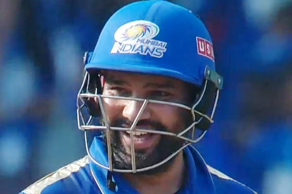 IPL 2019 : Footy skills that saved Rohit's wicket!