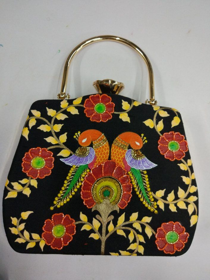 PunjabKesari, Ethnic Clutches Bag Image, एथनिक क्लच बैग इमेज