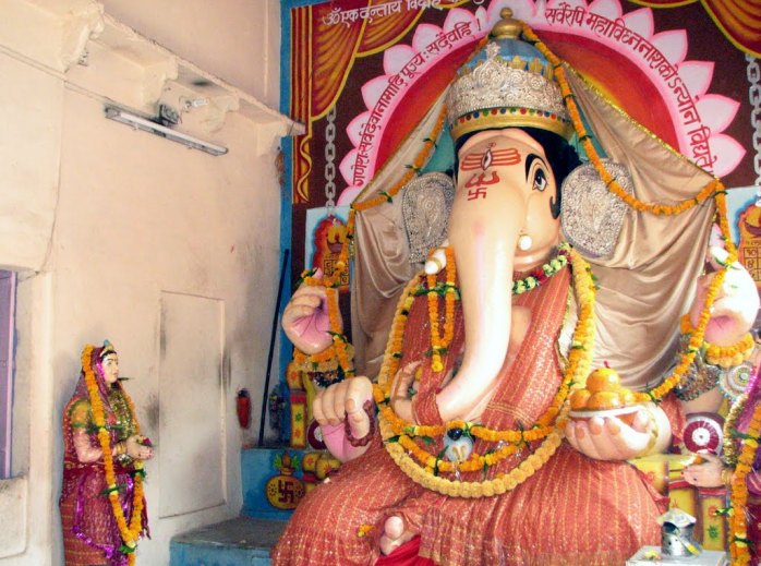 PunjabKesari, Ganesh Chaturthi 2020, Ganesh Chaturthi, गणेश चतुर्थी, Sri Ganesha, indore bada ganpati, indore bada ganpati mandir, Lord Ganesha, Indore Ganpati Temple, Badha Ganpati Temple, बड़ा गणपति मंदिर, Hindu Teerth Sthal, Religious Place In India